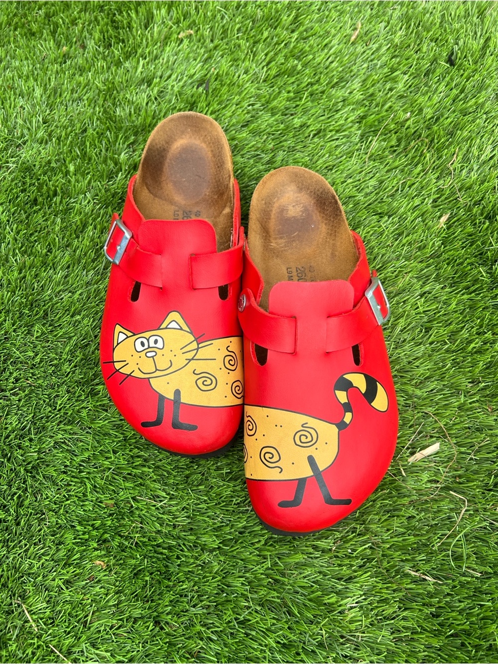 Rare Red Birkenstock Cat Graphic Clogs 🐱 - Picture 11 of 12